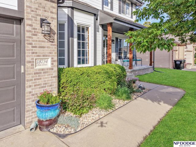 18734 Olive Street, Omaha, NE 68136
