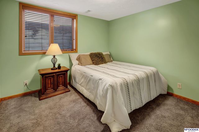 18734 Olive Street, Omaha, NE 68136
