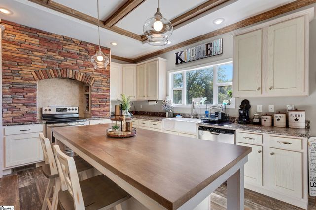 10 Ed Few Road, Taylors, SC 29687