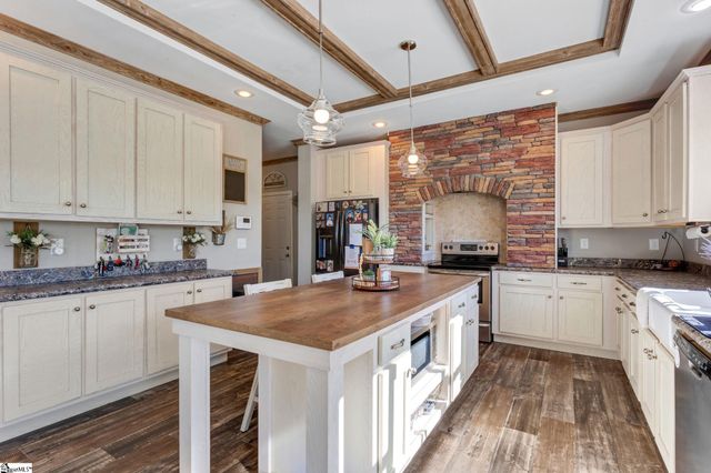 10 Ed Few Road, Taylors, SC 29687