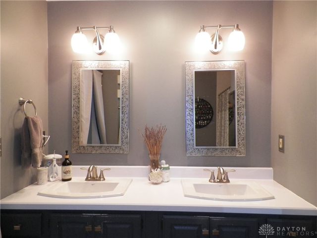 8575 W National, Brookville, OH 45309