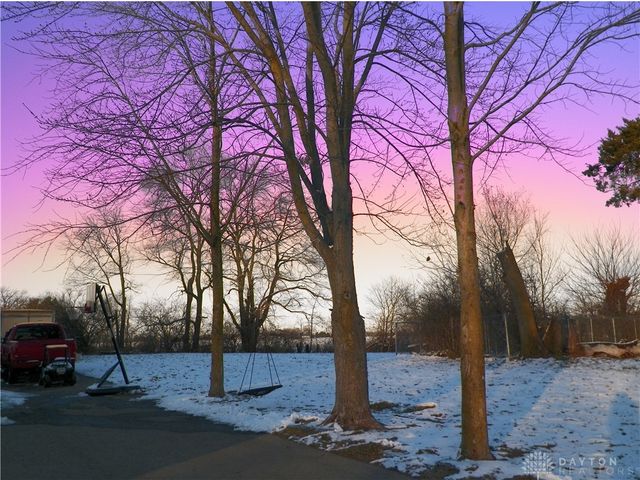 8575 W National, Brookville, OH 45309