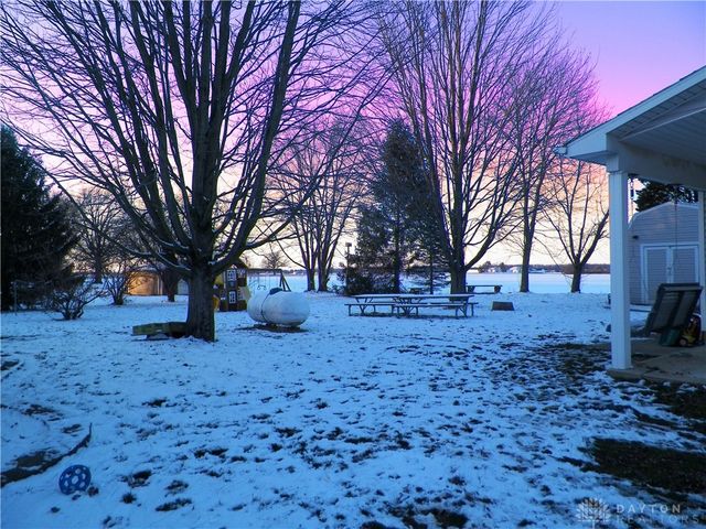 8575 W National, Brookville, OH 45309