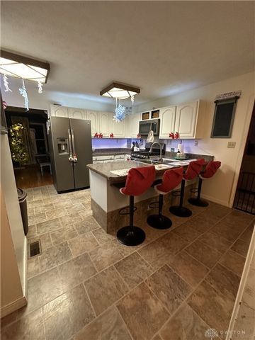 8575 W National, Brookville, OH 45309