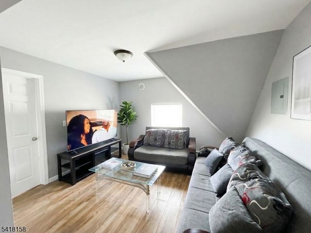 237 6Th Ave, Newark City, NJ 07107