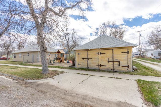 320 4th Avenue, Laurel, MT 59044