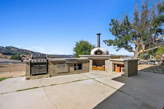 350 San Benancio Road, Salinas, CA 93908