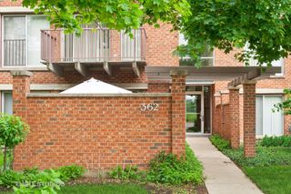362 Kelburn Road 124, Deerfield, IL 60015