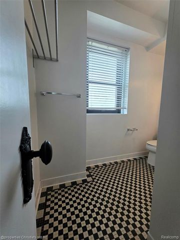 15 E Kirby Street 829, Detroit, MI 48202