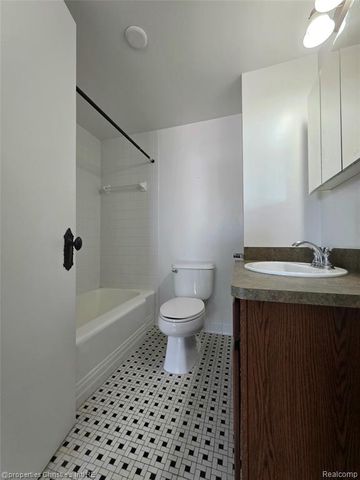 15 E Kirby Street 829, Detroit, MI 48202