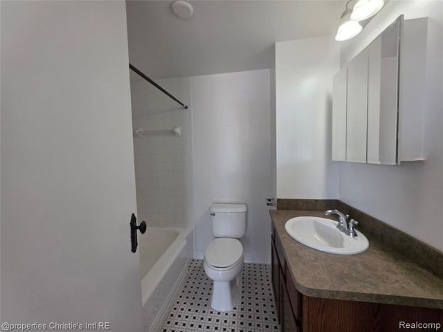 15 E Kirby Street 829, Detroit, MI 48202