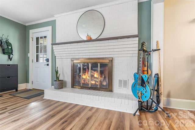 1072 5th Street NE, Hickory, NC 28601