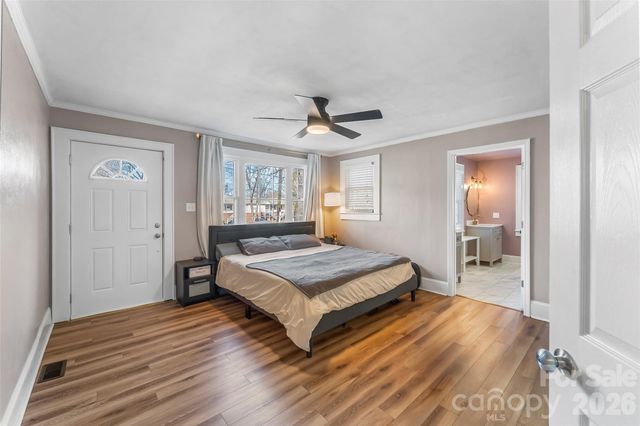 1072 5th Street NE, Hickory, NC 28601