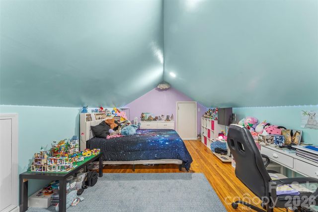 1072 5th Street NE, Hickory, NC 28601