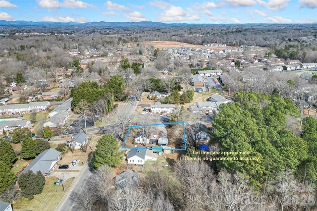 1072 5th Street NE, Hickory, NC 28601