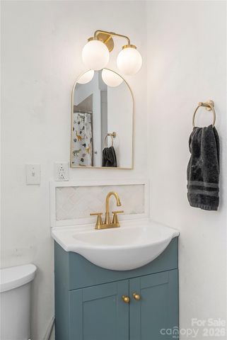 1072 5th Street NE, Hickory, NC 28601