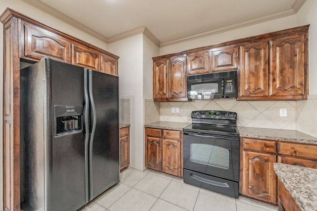 2121 Ingrid Lane, Fort Worth, TX 76131