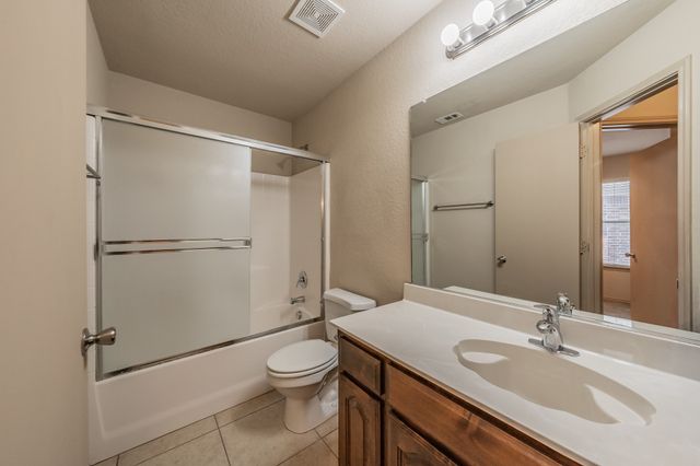 2121 Ingrid Lane, Fort Worth, TX 76131