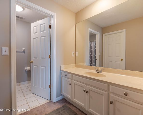 414 Rosewood Ct, Louisville, KY 40223