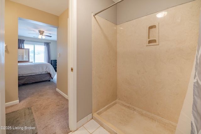 414 Rosewood Ct, Louisville, KY 40223