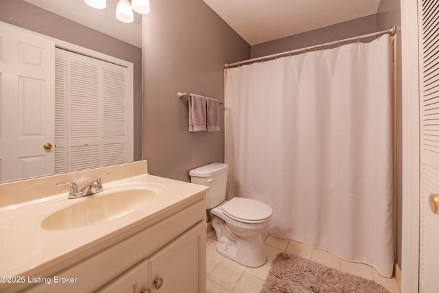 414 Rosewood Ct, Louisville, KY 40223