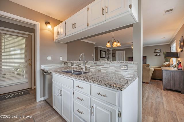 414 Rosewood Ct, Louisville, KY 40223