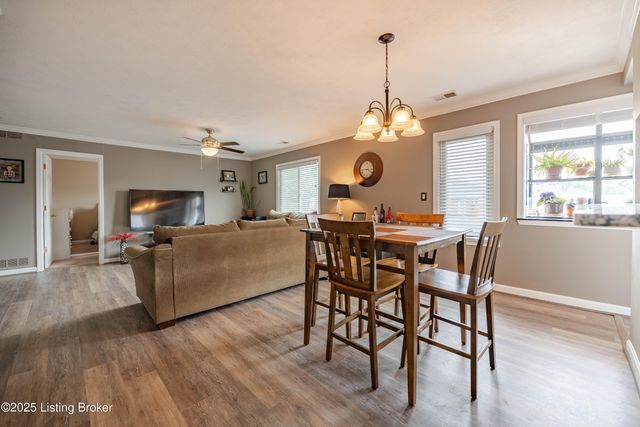 414 Rosewood Ct, Louisville, KY 40223