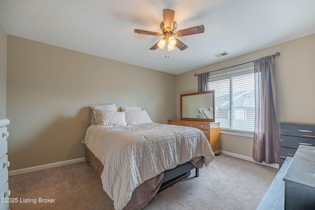 414 Rosewood Ct, Louisville, KY 40223