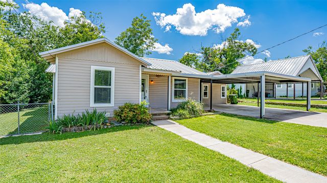 505 Hereford Street, Glen Rose, TX 76043