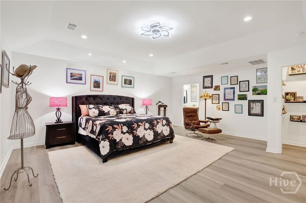 Image 21 of property listing at 10 Benedictine Retreat, Savannah, GA 31411