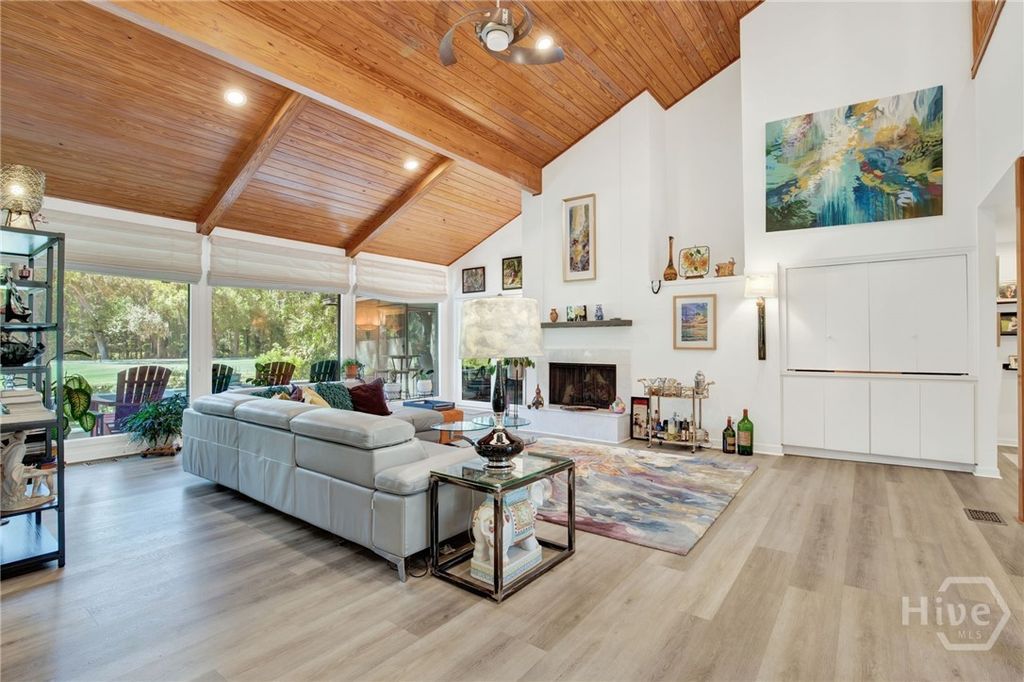 Image 5 of property listing at 10 Benedictine Retreat, Savannah, GA 31411