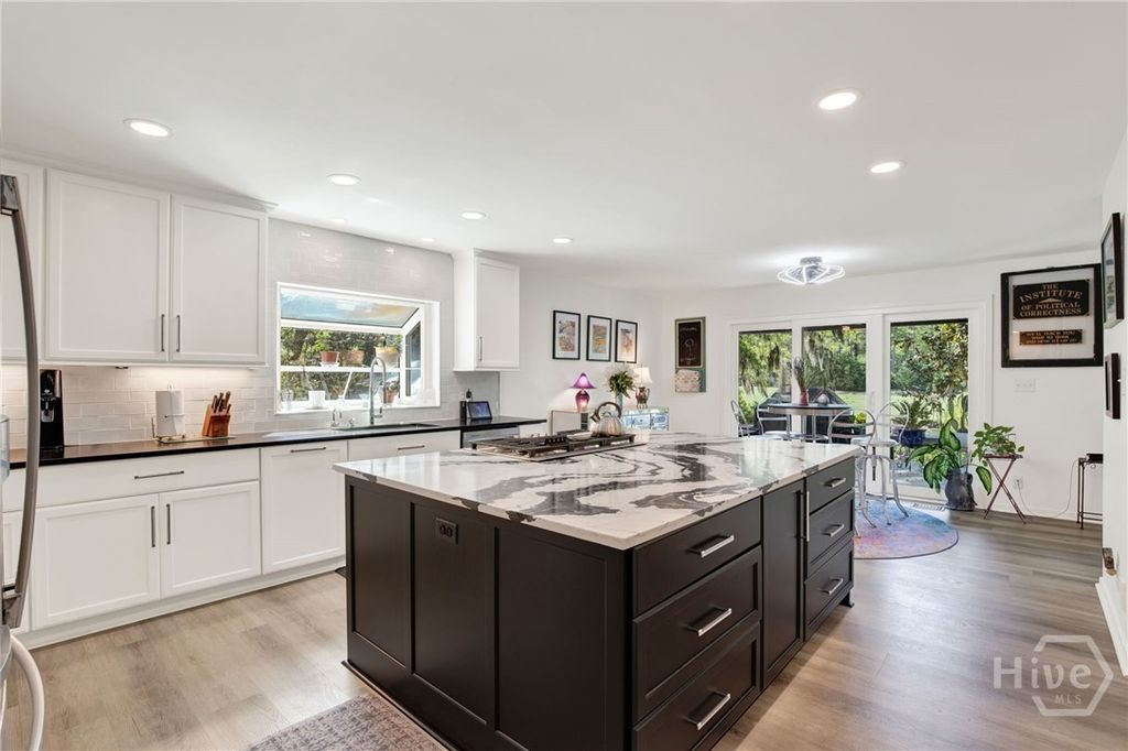 Image 7 of property listing at 10 Benedictine Retreat, Savannah, GA 31411