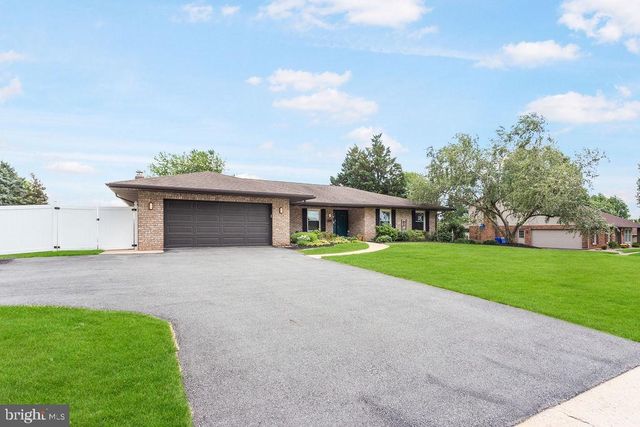 3759 CAYUGA LN, York, PA 17402