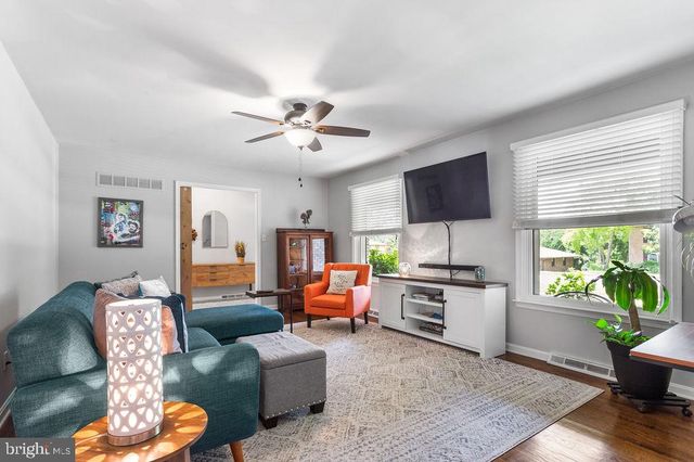 3759 CAYUGA LN, York, PA 17402