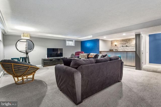 3759 CAYUGA LN, York, PA 17402