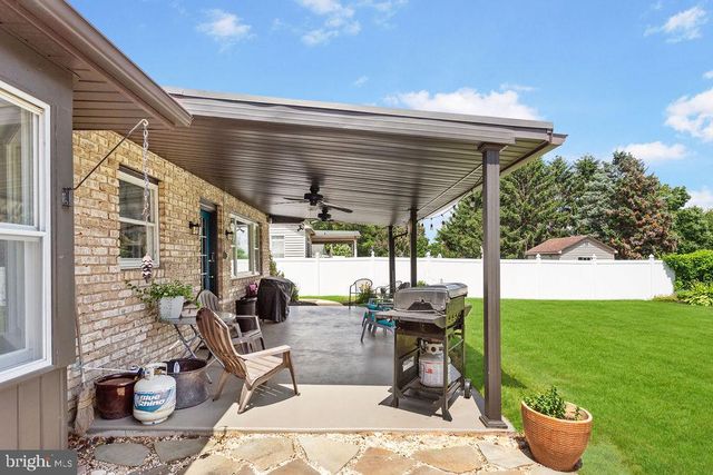 3759 CAYUGA LN, York, PA 17402