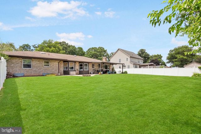 3759 CAYUGA LN, York, PA 17402