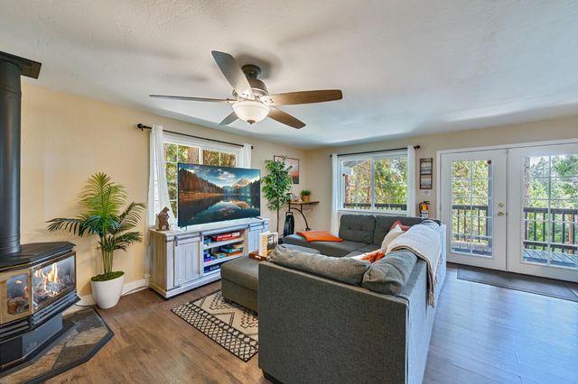 3960 Garnet Rd, Pollock Pines, CA 95726