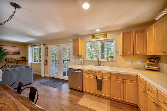 3960 Garnet Rd, Pollock Pines, CA 95726