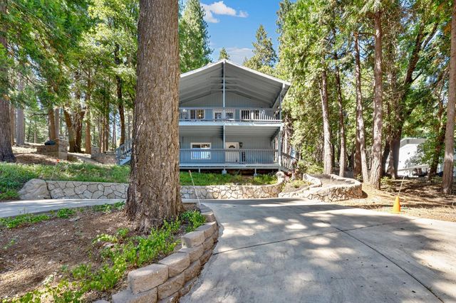 3960 Garnet Rd, Pollock Pines, CA 95726