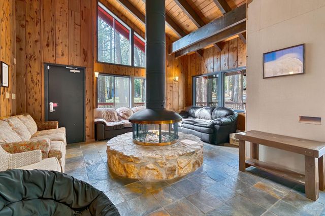 3960 Garnet Rd, Pollock Pines, CA 95726