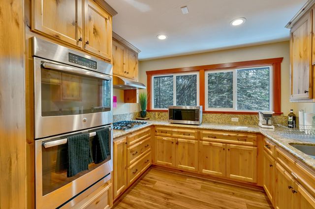 3960 Garnet Rd, Pollock Pines, CA 95726