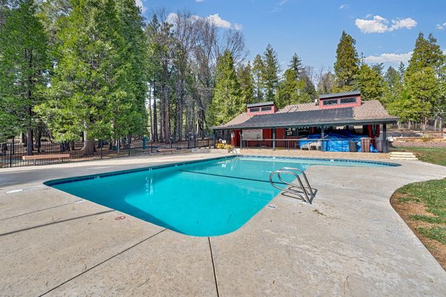 3960 Garnet Rd, Pollock Pines, CA 95726