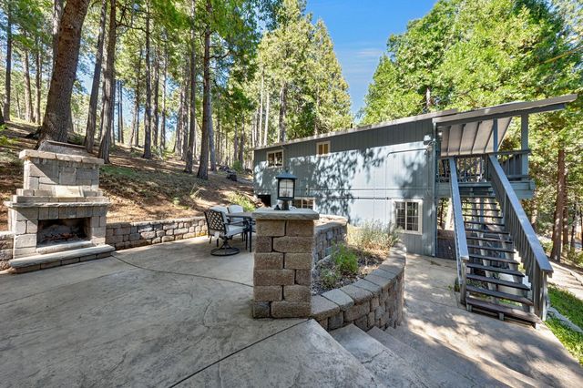 3960 Garnet Rd, Pollock Pines, CA 95726