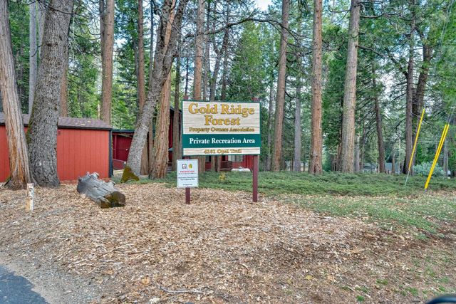 3960 Garnet Rd, Pollock Pines, CA 95726