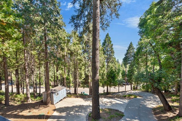 3960 Garnet Rd, Pollock Pines, CA 95726