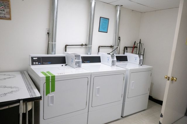 137 Pine St 11, Lowell, MA 01851