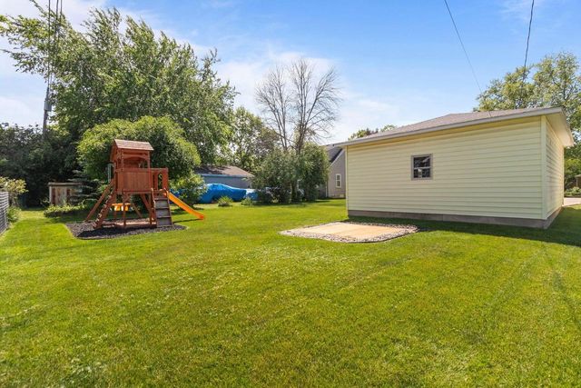 818 MAPLE STREET, Neenah, WI 54956