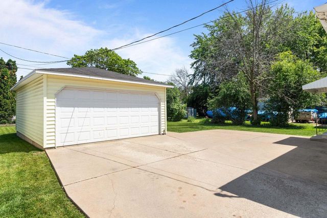 818 MAPLE STREET, Neenah, WI 54956