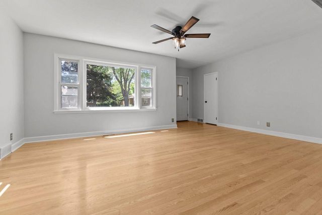 818 MAPLE STREET, Neenah, WI 54956